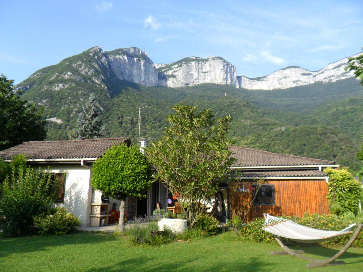 Les Champs Dores Noyarey Exterior photo